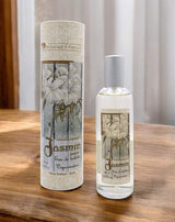 Provence et Nature Eau de Toilette Jasmin mit passender Verpackung auf Holztisch