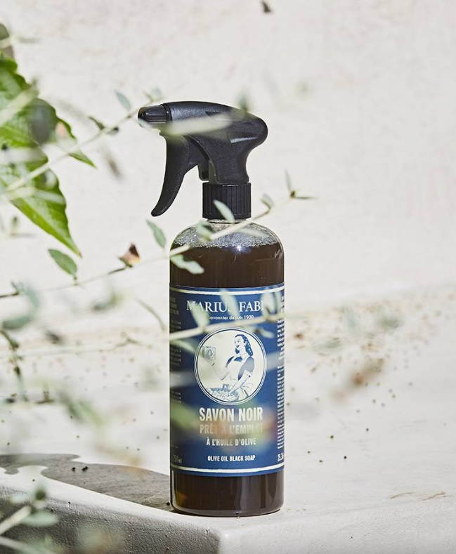 Schwarze Flüssigseife mit Zerstäuber 750 ml