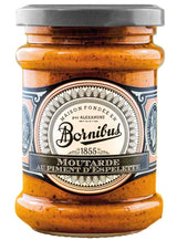Bornibus Senf mit Espelette-Pfeffer im Glas mit silberfarbenem Schraubdeckel.