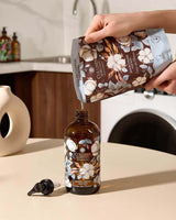 Collines de Provence Nachfüllpack Flüssigseife Baumwollblüte beim Befüllen der Pumpflasche