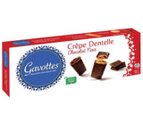 Gavottes Crêpe Dentelle mit Zartbitterschokolade in rot-weißer Verpackung mit schokoladenüberzogenen Waffelröllchen und Stücken Zartbitterschokolade.