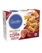 Gavottes Crêpes Apéritives mit Coppa, getrockneter Tomate und Bärlauch in weiß-roter Verpackung mit knusprigen Crêpe-Röllchen, Coppa und getrockneten Tomaten.
