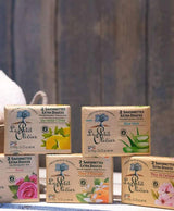Le Petit Olivier Seifenkollektion mit Aloe Vera, Zitronenverbene, Rose, Orangenblüte und Kirschblüte im Doppelpack