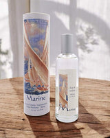 Provence et Nature Eau de Toilette Meeresduft mit passender Verpackung auf Holztisch