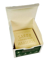Rampal Latour weiße Savon de Marseille in geöffneter Verpackung