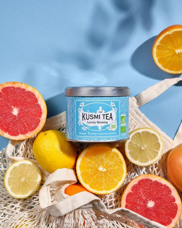 Bio Grüner Tee 'Lovely Morning' mit Mate, Orange, Zitrone, Grapefruit und Guarana in der 100 g Metalldose - Kusmi Tea / DE-ÖKO-006